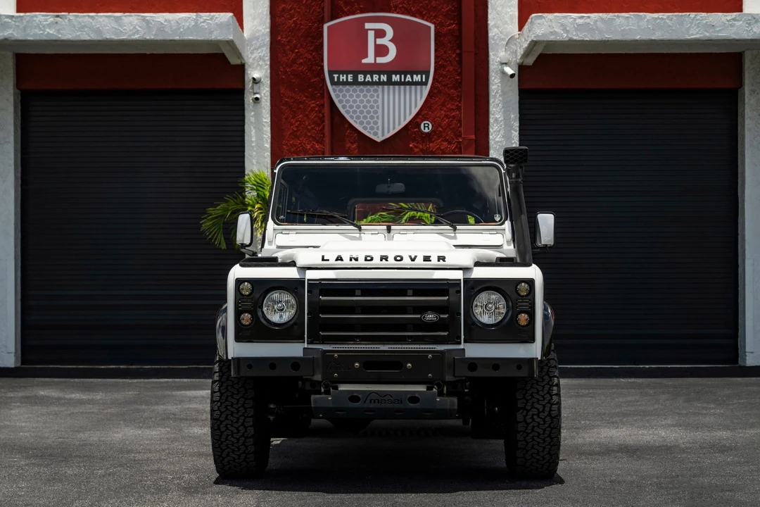 1993 Land Rover Defender 110 - Image 16 of 31