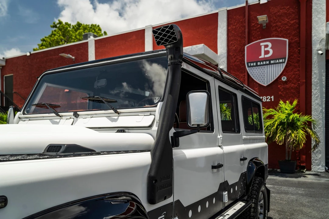 1993 Land Rover Defender 110 - Image 25 of 31