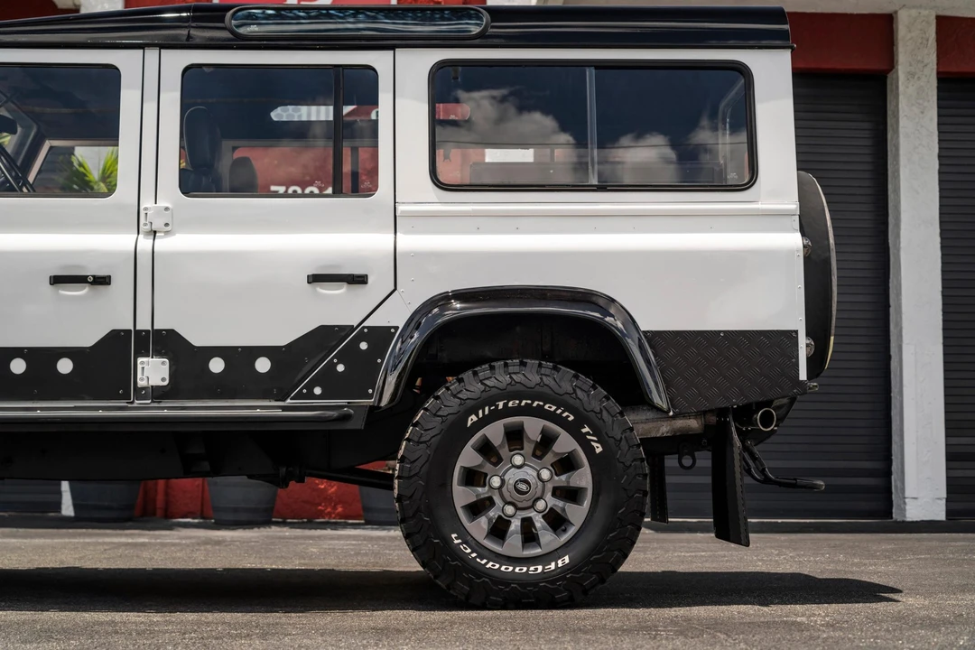 1993 Land Rover Defender 110 - Image 22 of 31