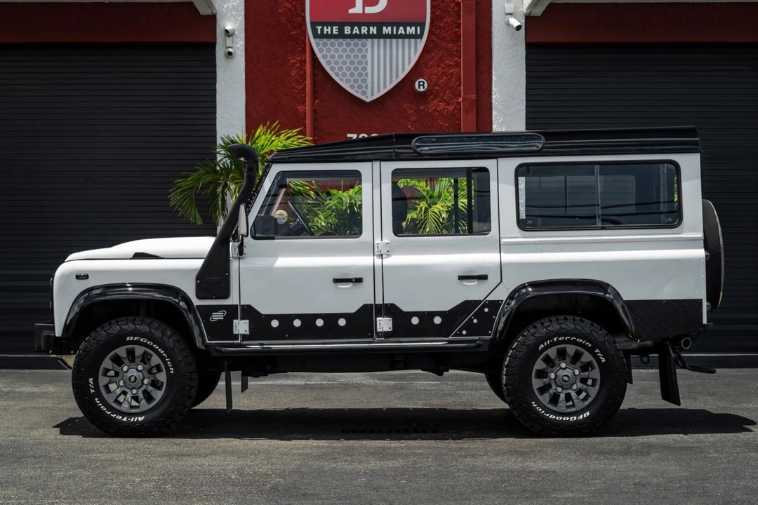1993 Land Rover Defender 110 - Image 7 of 31