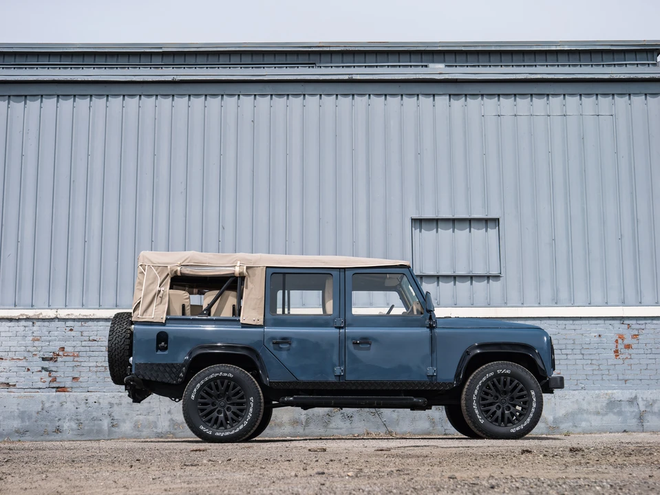1993 Land Rover Defender 110 - Image 17 of 31