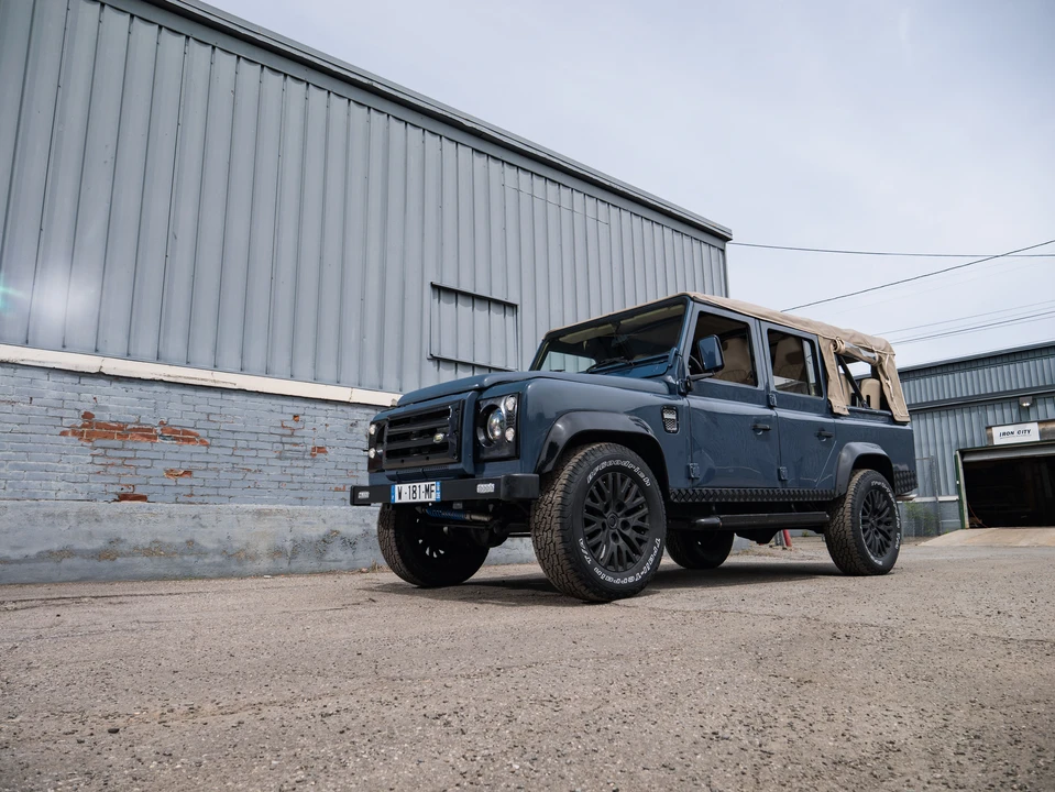 1993 Land Rover Defender 110 - Image 2 of 31
