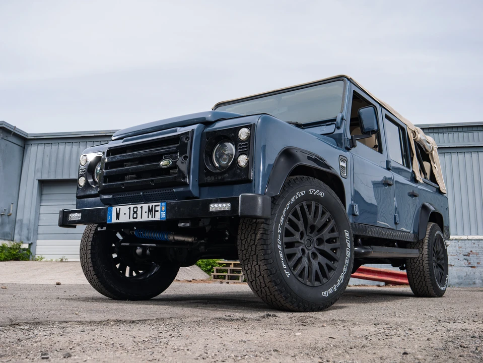 1993 Land Rover Defender 110 - Image 11 of 31