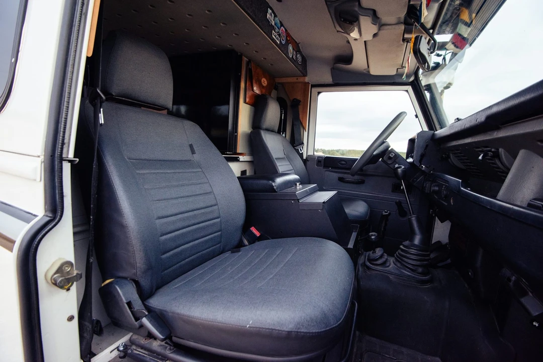 1993 Land Rover Defender 110 - Image 4 of 9