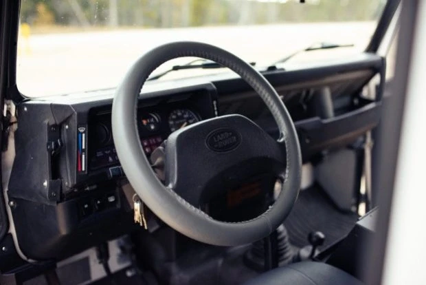 1993 Land Rover Defender 110 - Image 5 of 9
