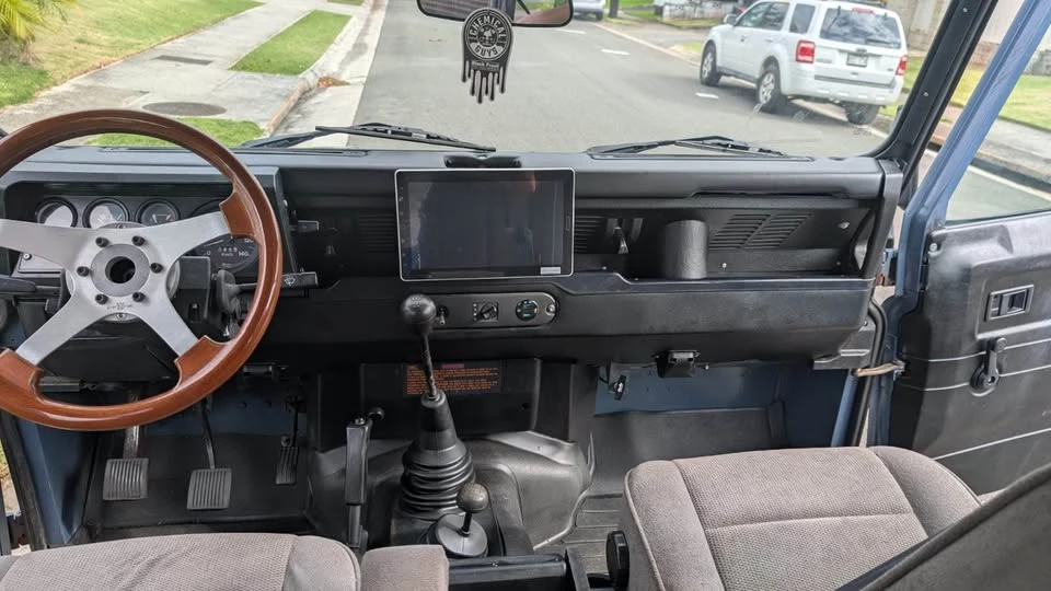 1993 Land Rover Defender 110 - Image 9 of 11