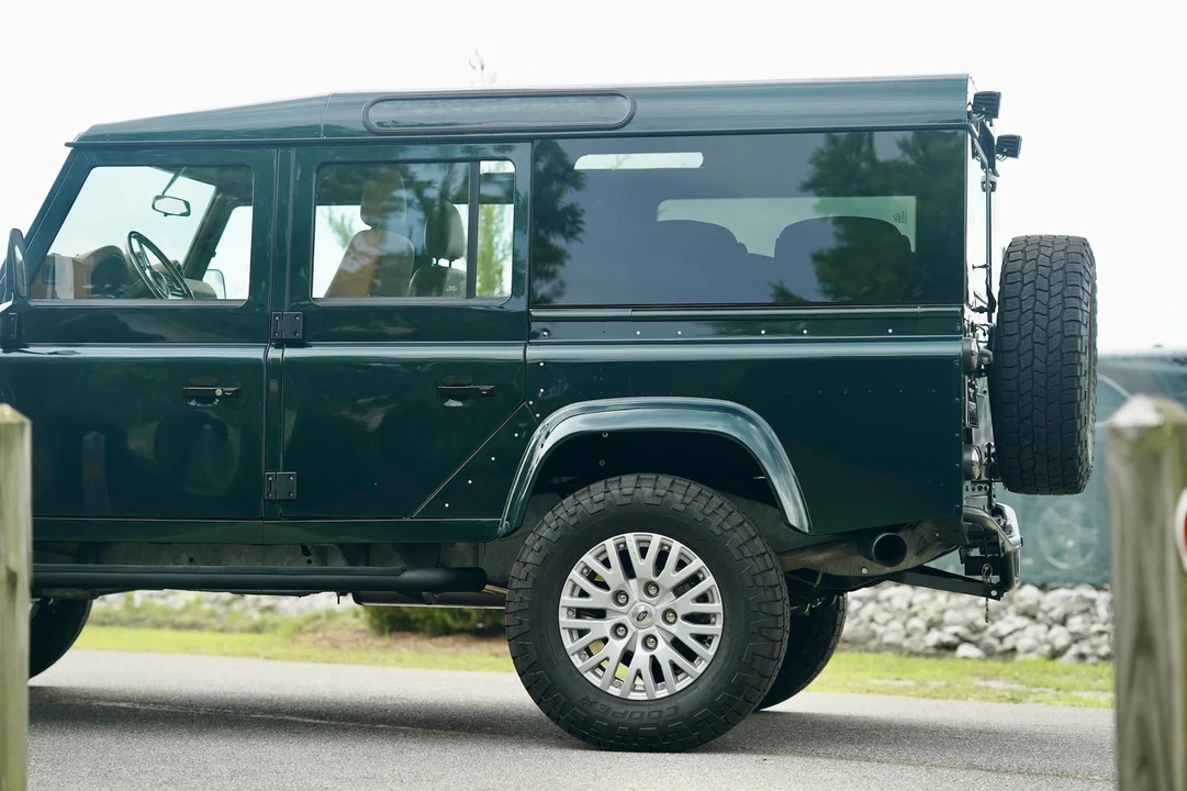 1993 Land Rover Defender 110 - Image 16 of 21