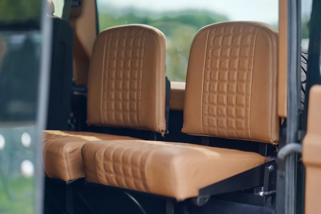1993 Land Rover Defender 110 - Image 10 of 21