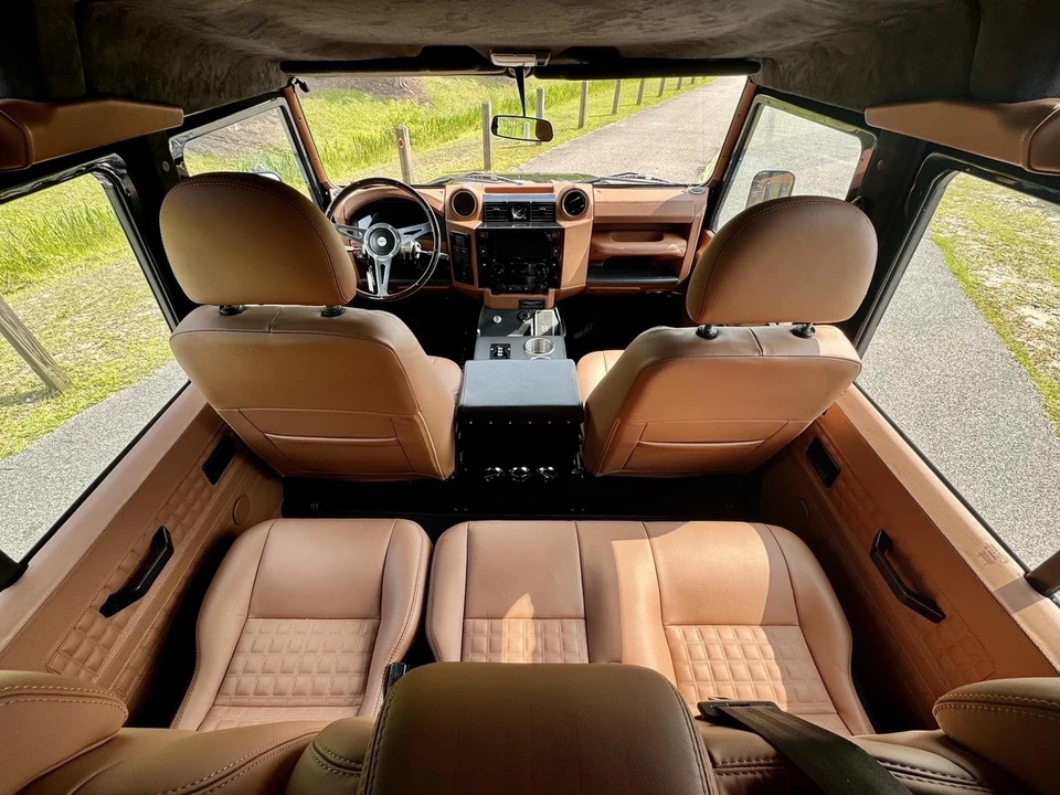 1993 Land Rover Defender 110 - Image 8 of 21