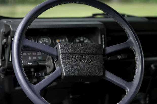 1993 Land Rover Defender 110 - Image 5 of 7