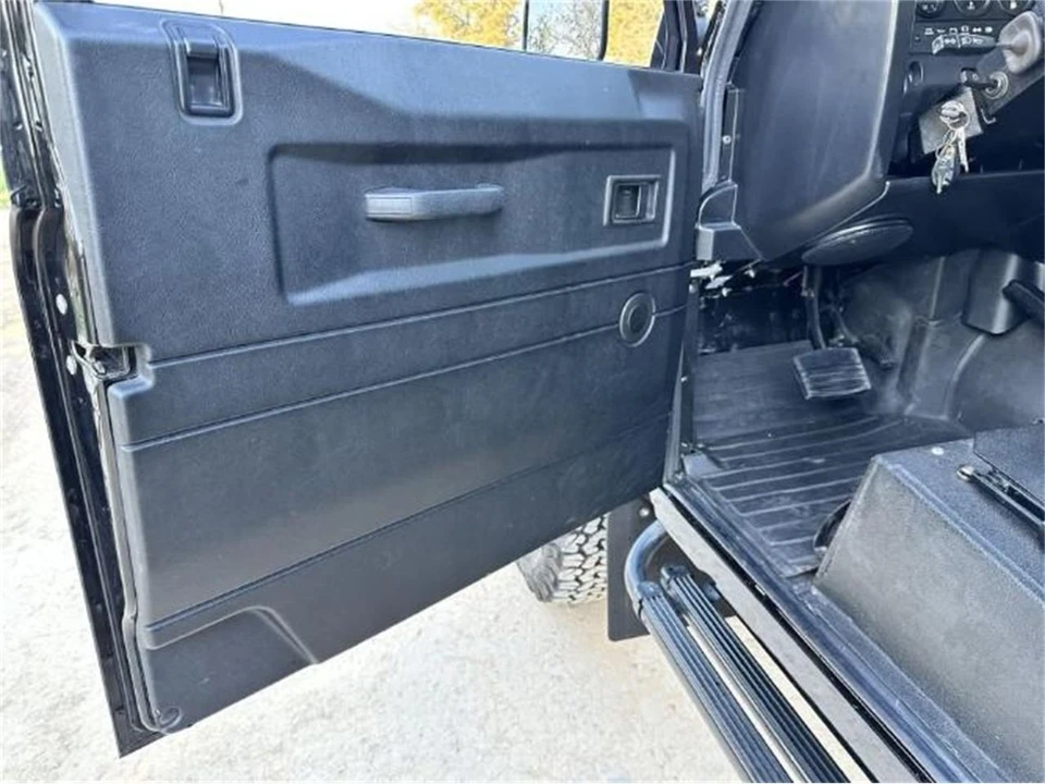 1993 Land Rover Defender 110 - Image 2 of 20