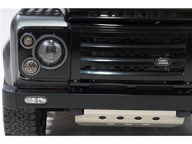 1993 Land Rover Defender 110 - Image 24 of 31