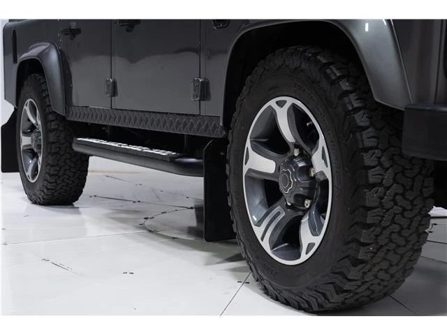 1993 Land Rover Defender 110 - Image 20 of 21