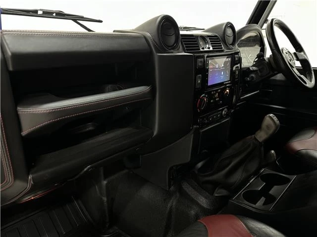 1993 Land Rover Defender 110 - Image 12 of 21