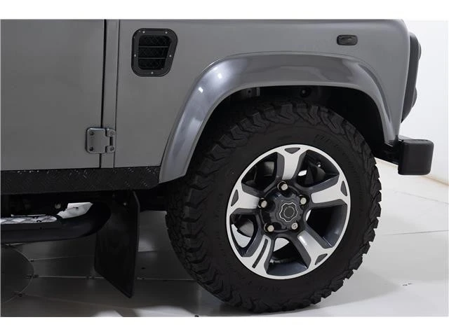 1993 Land Rover Defender 110 - Image 8 of 21