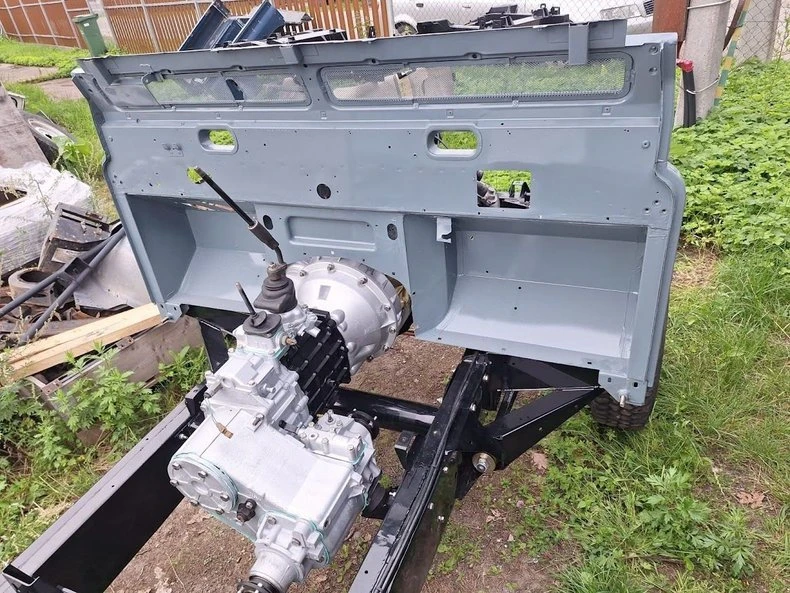 1993 Land Rover Defender 110 - Image 14 of 17