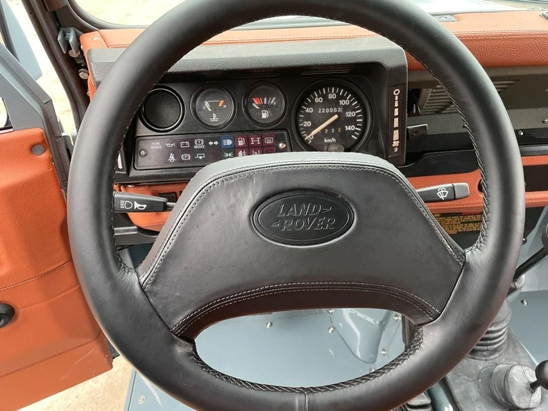 1993 Land Rover Defender 110 - Image 3 of 17