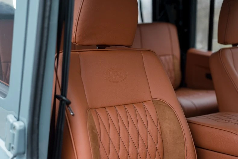 1993 Land Rover Defender 110 - Image 7 of 17