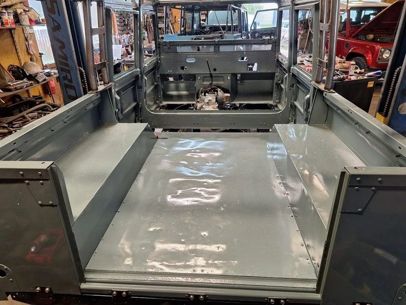 1993 Land Rover Defender 110 - Image 12 of 17