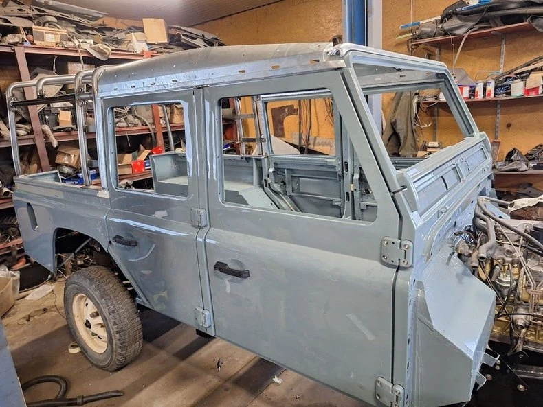 1993 Land Rover Defender 110 - Image 10 of 17