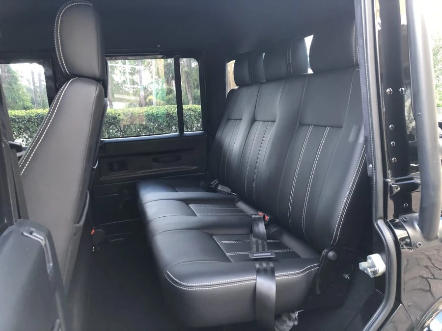 1993 Land Rover Defender 110 - Image 5 of 12