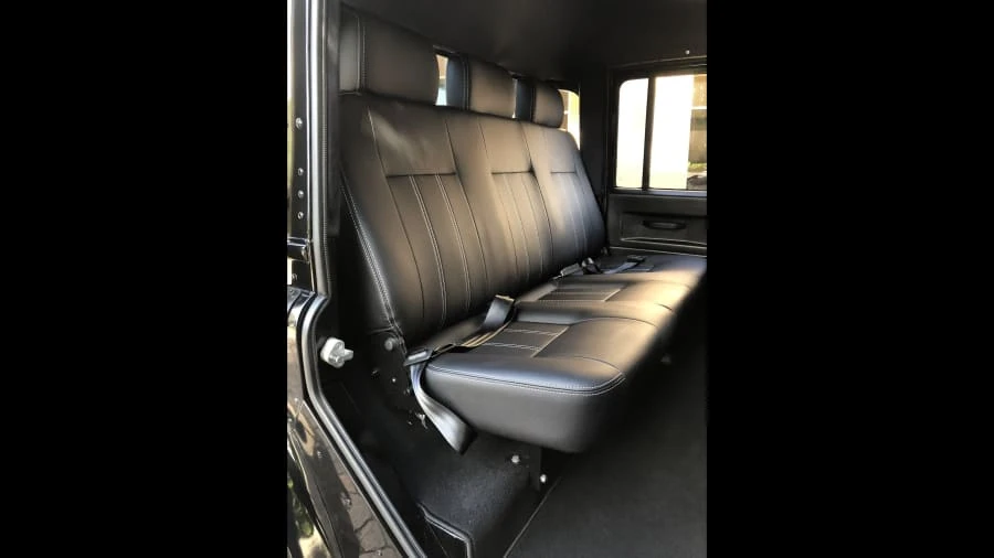 1993 Land Rover Defender 110 - Image 6 of 12