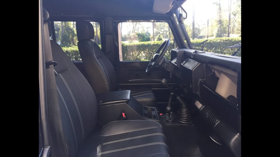 1993 Land Rover Defender 110 - Image 4 of 12