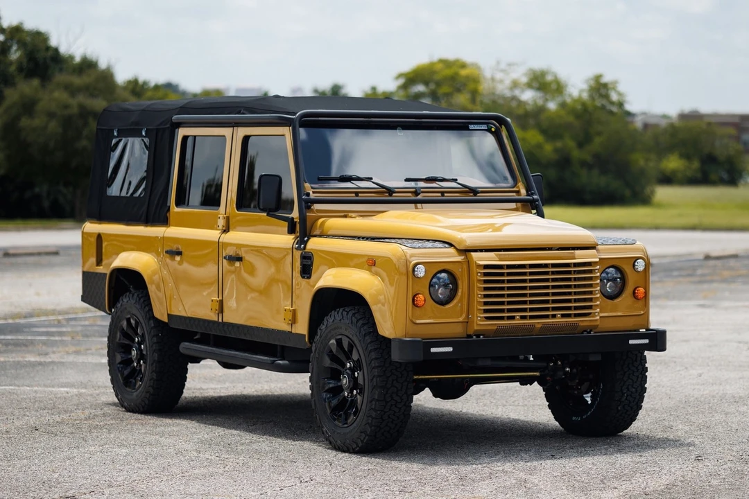 1993 Land Rover Defender 110 - Image 7 of 12