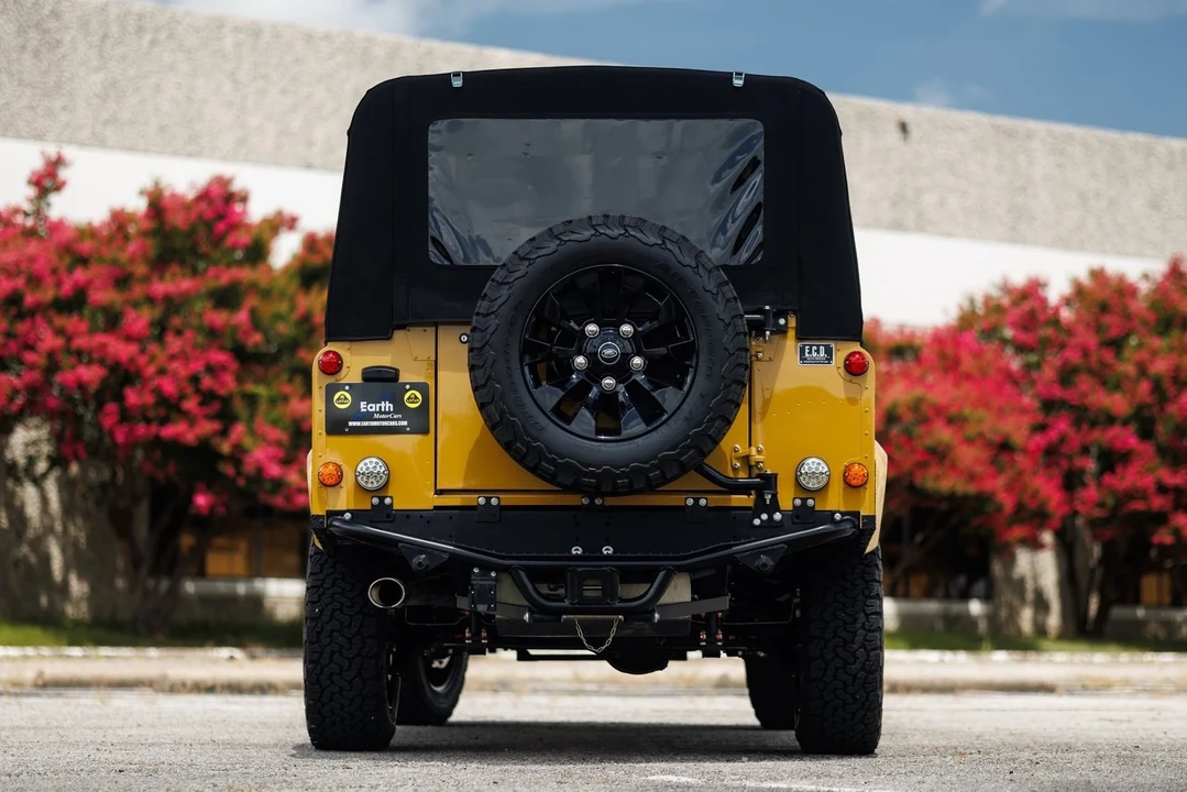 1993 Land Rover Defender 110 - Image 17 of 21