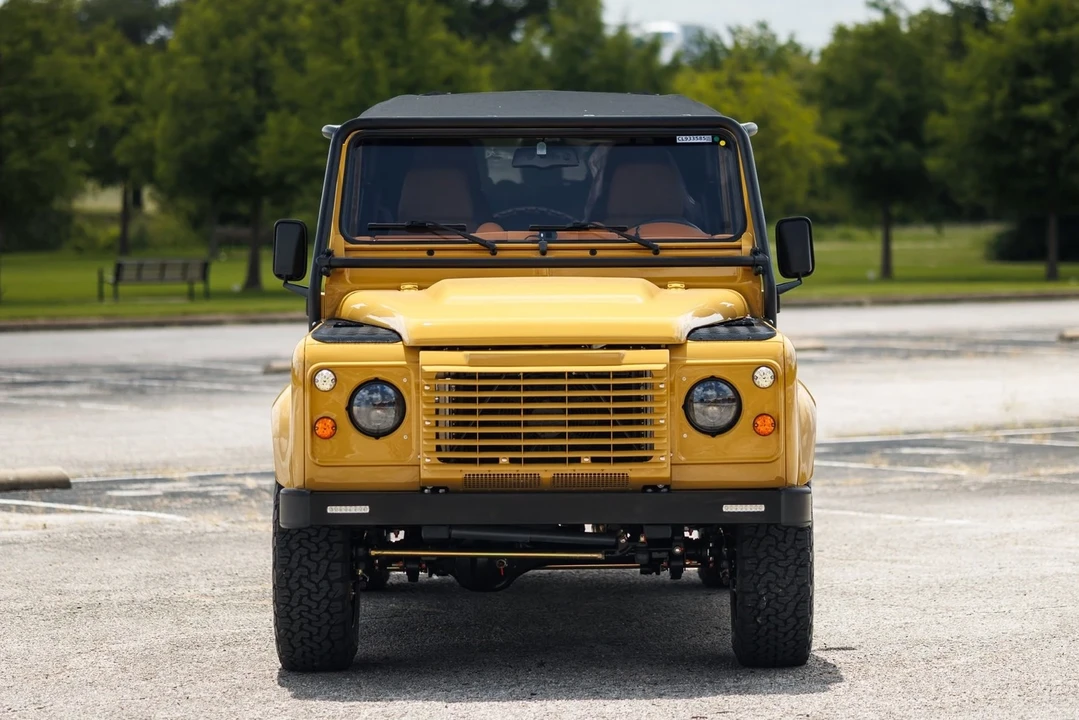1993 Land Rover Defender 110 - Image 15 of 21