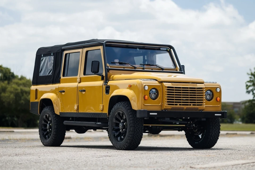 1993 Land Rover Defender 110 - Image 4 of 12