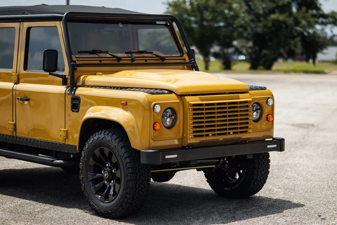 1993 Land Rover Defender 110 - Image 20 of 21