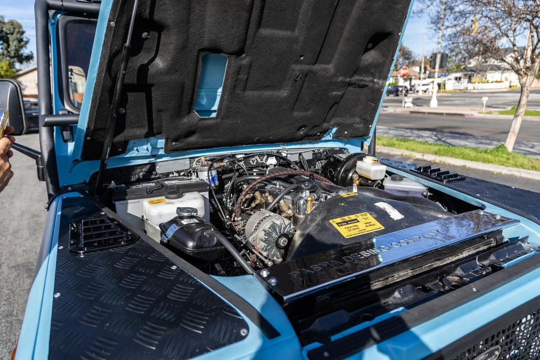 1993 Land Rover Defender 110 - Image 9 of 10
