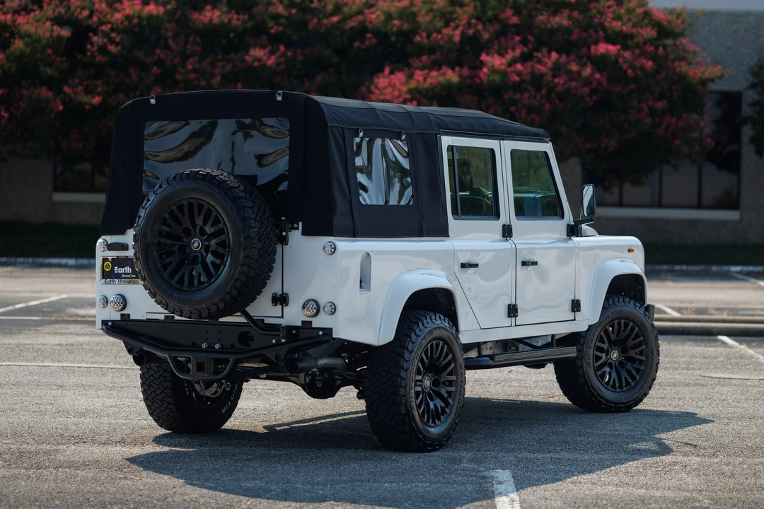 1993 Land Rover Defender 110 - Image 10 of 31