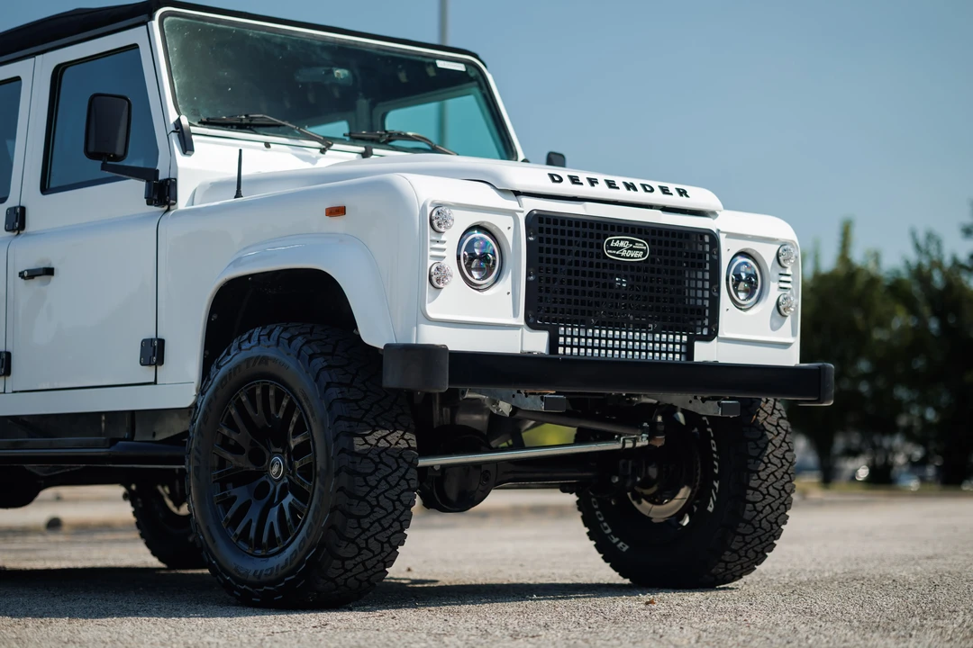 1993 Land Rover Defender 110 - Image 18 of 31
