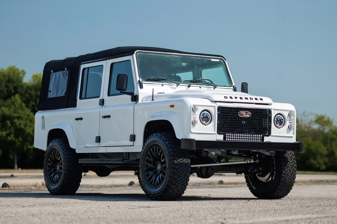 1993 Land Rover Defender 110 - Image 14 of 31