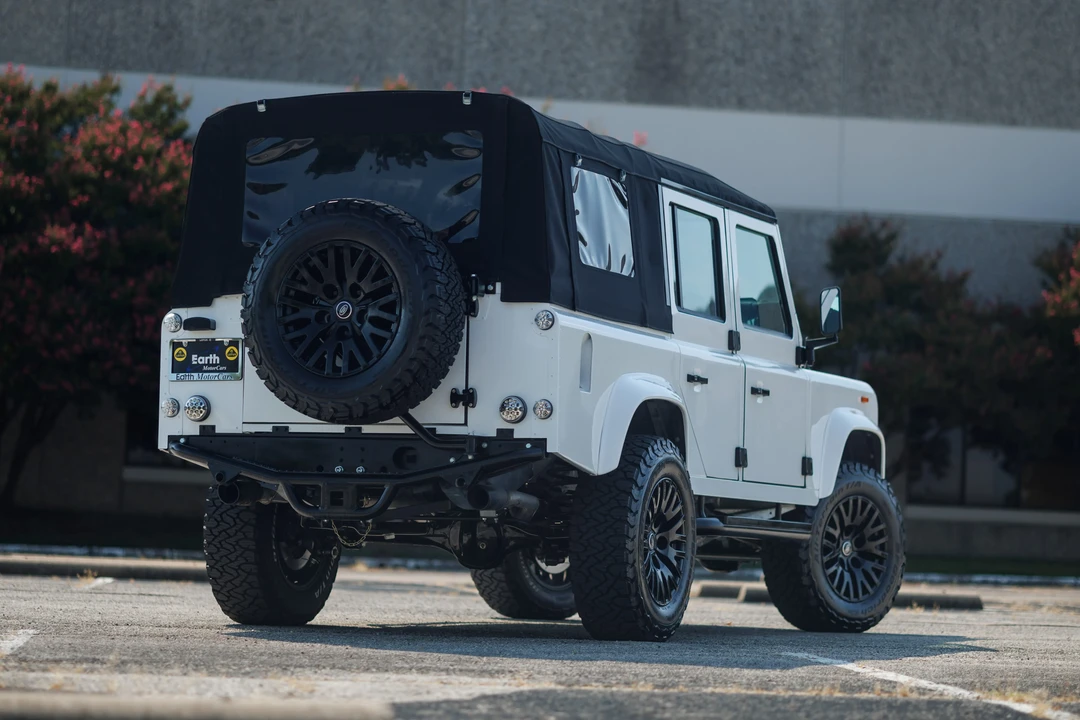 1993 Land Rover Defender 110 - Image 12 of 31