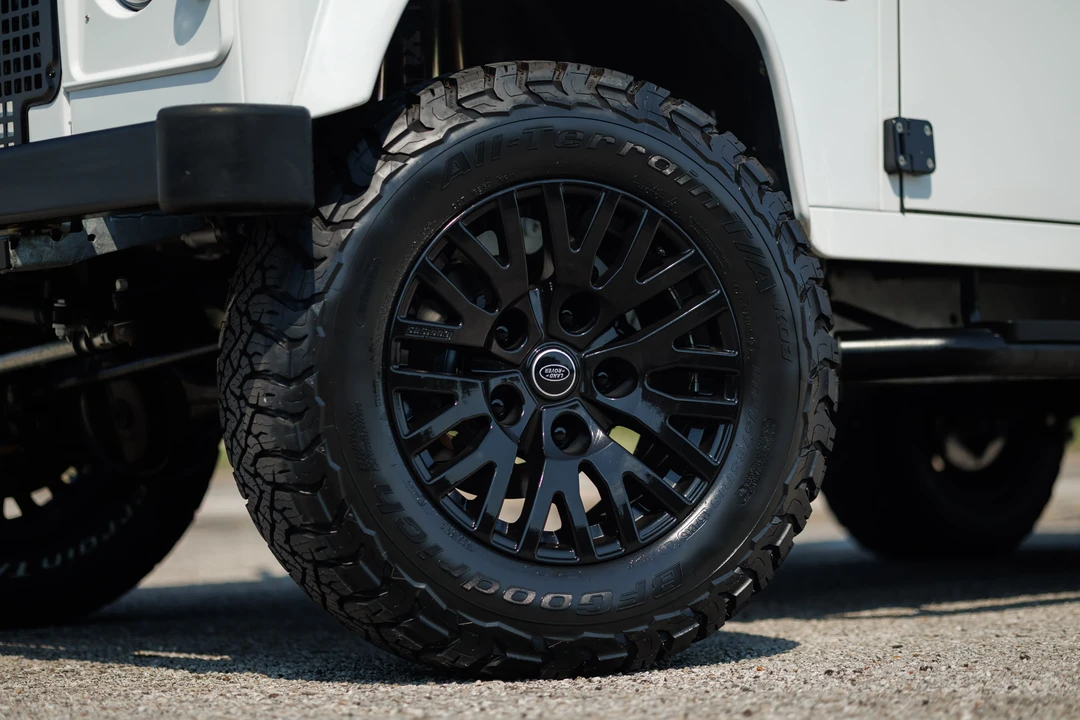 1993 Land Rover Defender 110 - Image 30 of 31