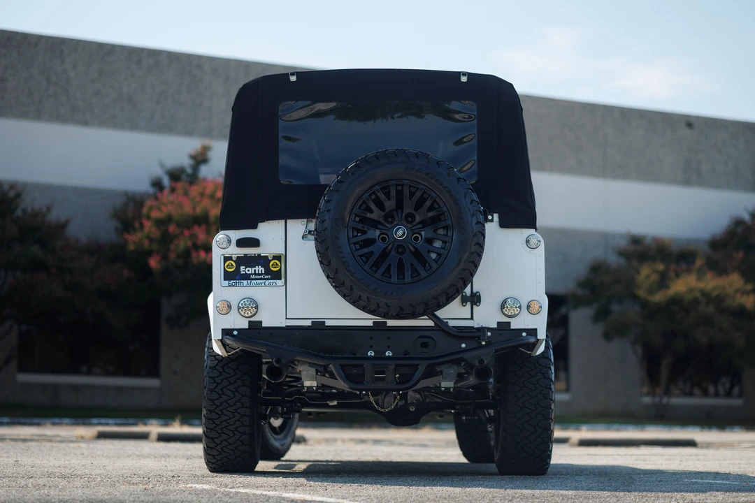 1993 Land Rover Defender 110 - Image 17 of 31