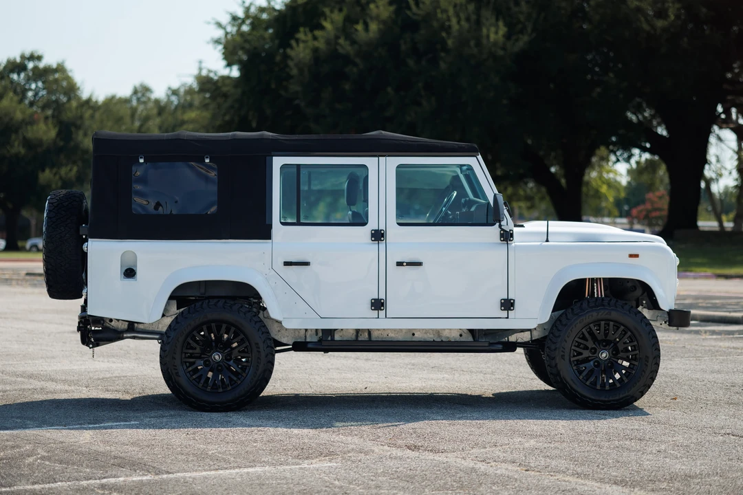 1993 Land Rover Defender 110 - Image 3 of 31