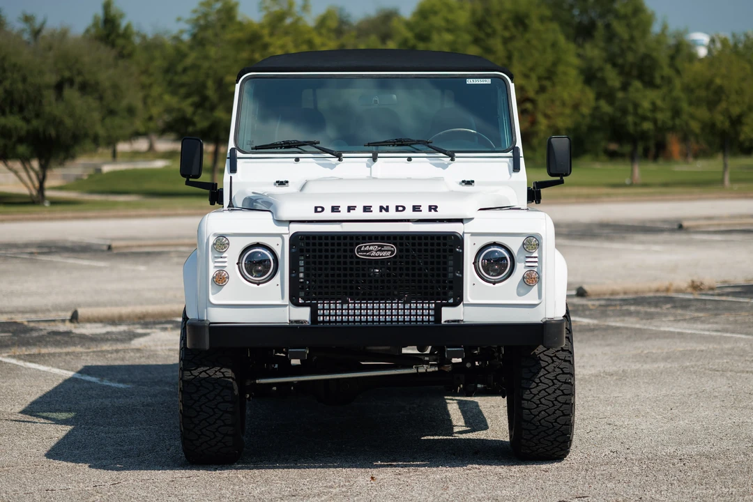 1993 Land Rover Defender 110 - Image 13 of 31
