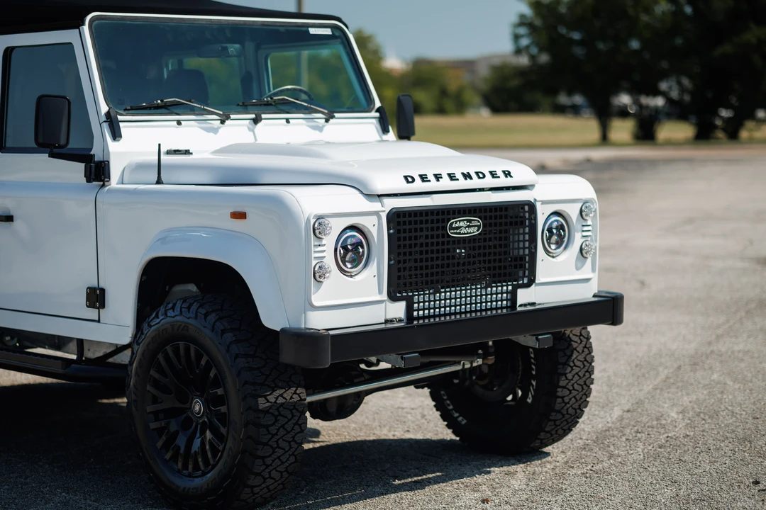 1993 Land Rover Defender 110 - Image 19 of 31