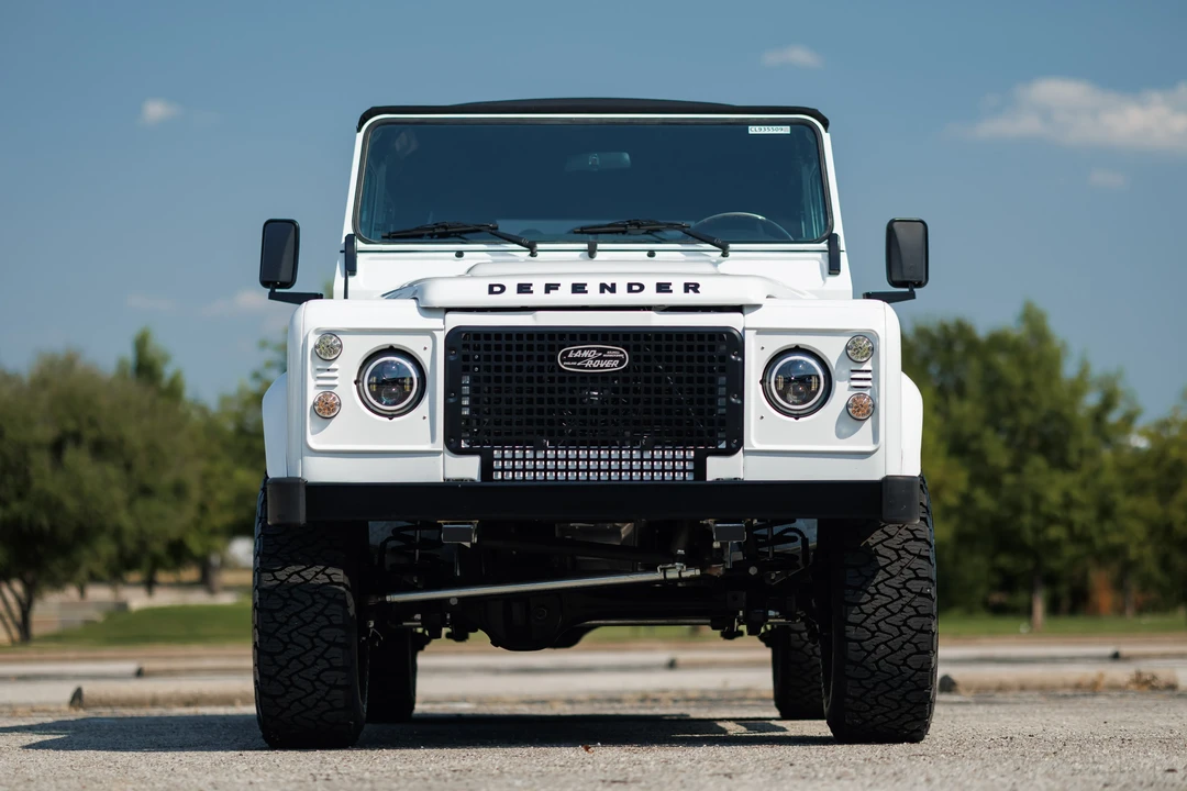 1993 Land Rover Defender 110 - Image 2 of 31