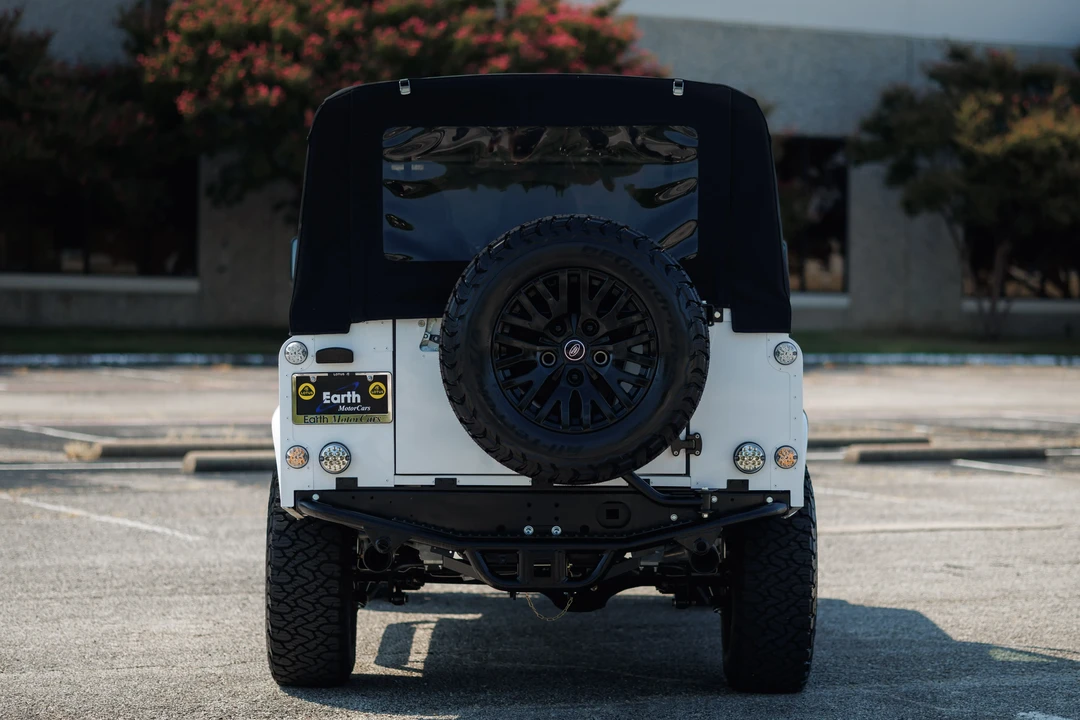 1993 Land Rover Defender 110 - Image 4 of 31