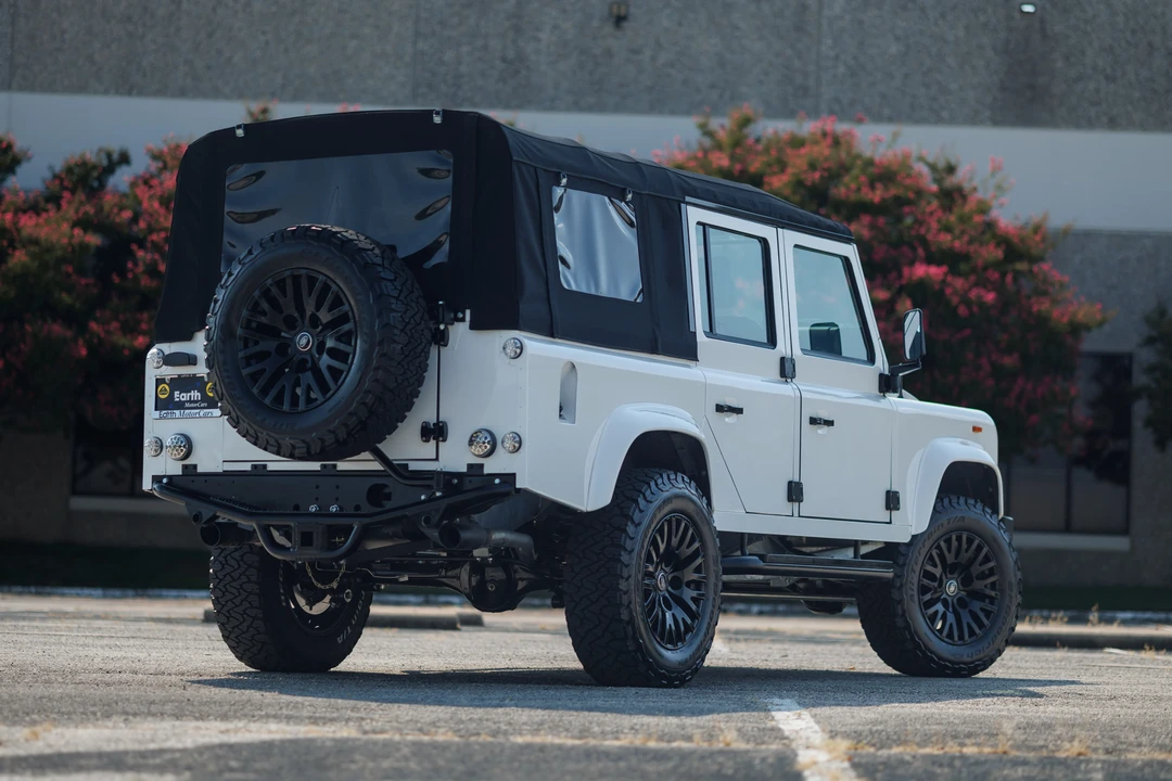 1993 Land Rover Defender 110 - Image 11 of 31