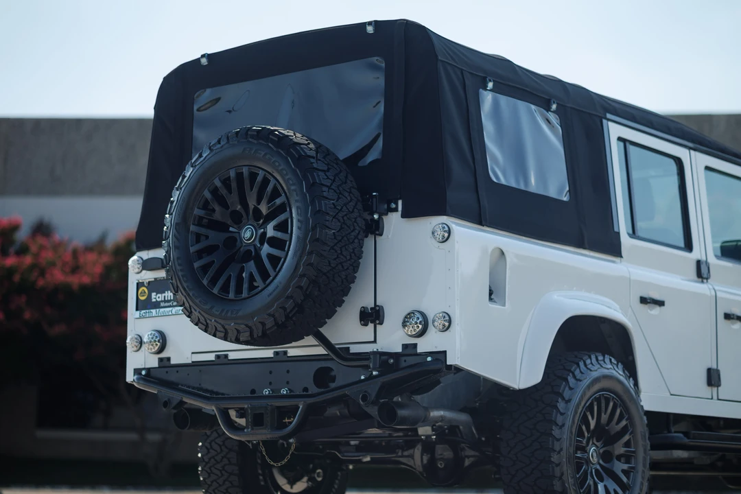 1993 Land Rover Defender 110 - Image 24 of 31