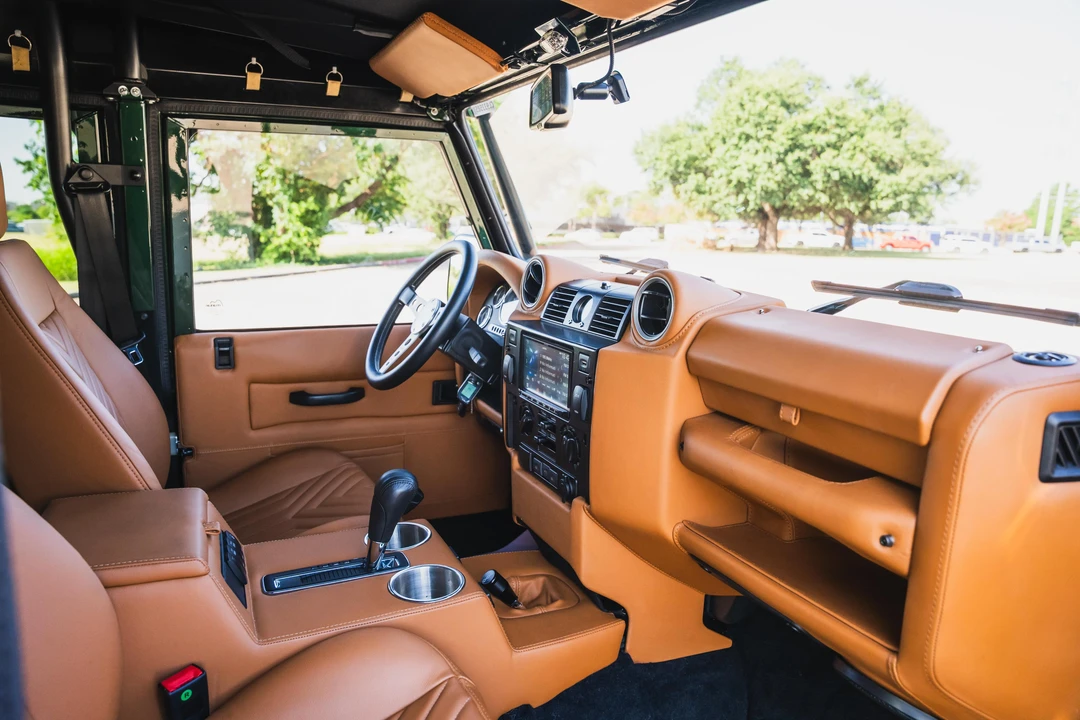 1993 Land Rover Defender 110 - Image 17 of 31