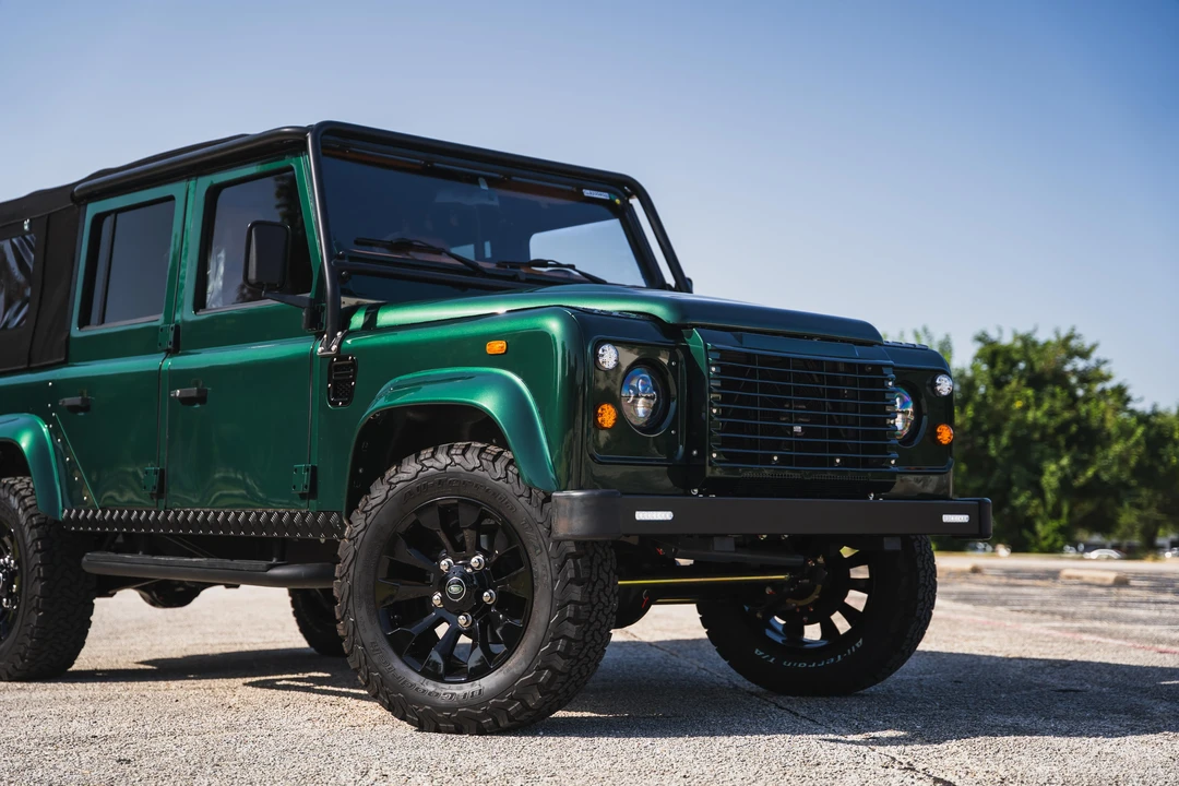 1993 Land Rover Defender 110 - Image 9 of 31