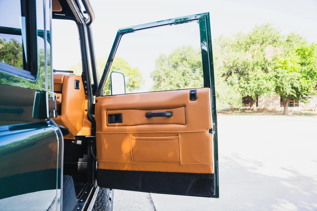 1993 Land Rover Defender 110 - Image 30 of 31