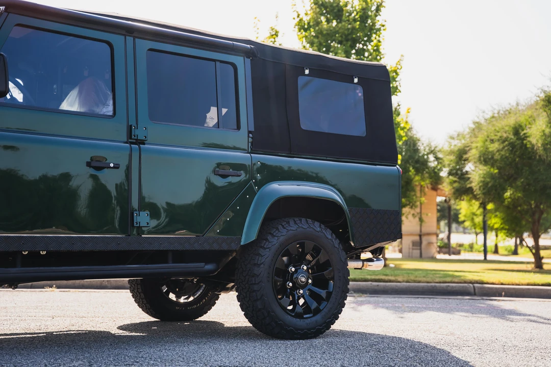 1993 Land Rover Defender 110 - Image 11 of 31